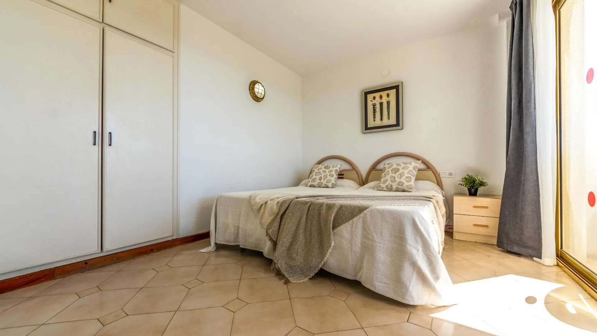 Novelty 2 Habitaciones Vista Al Mar 萨洛 公寓