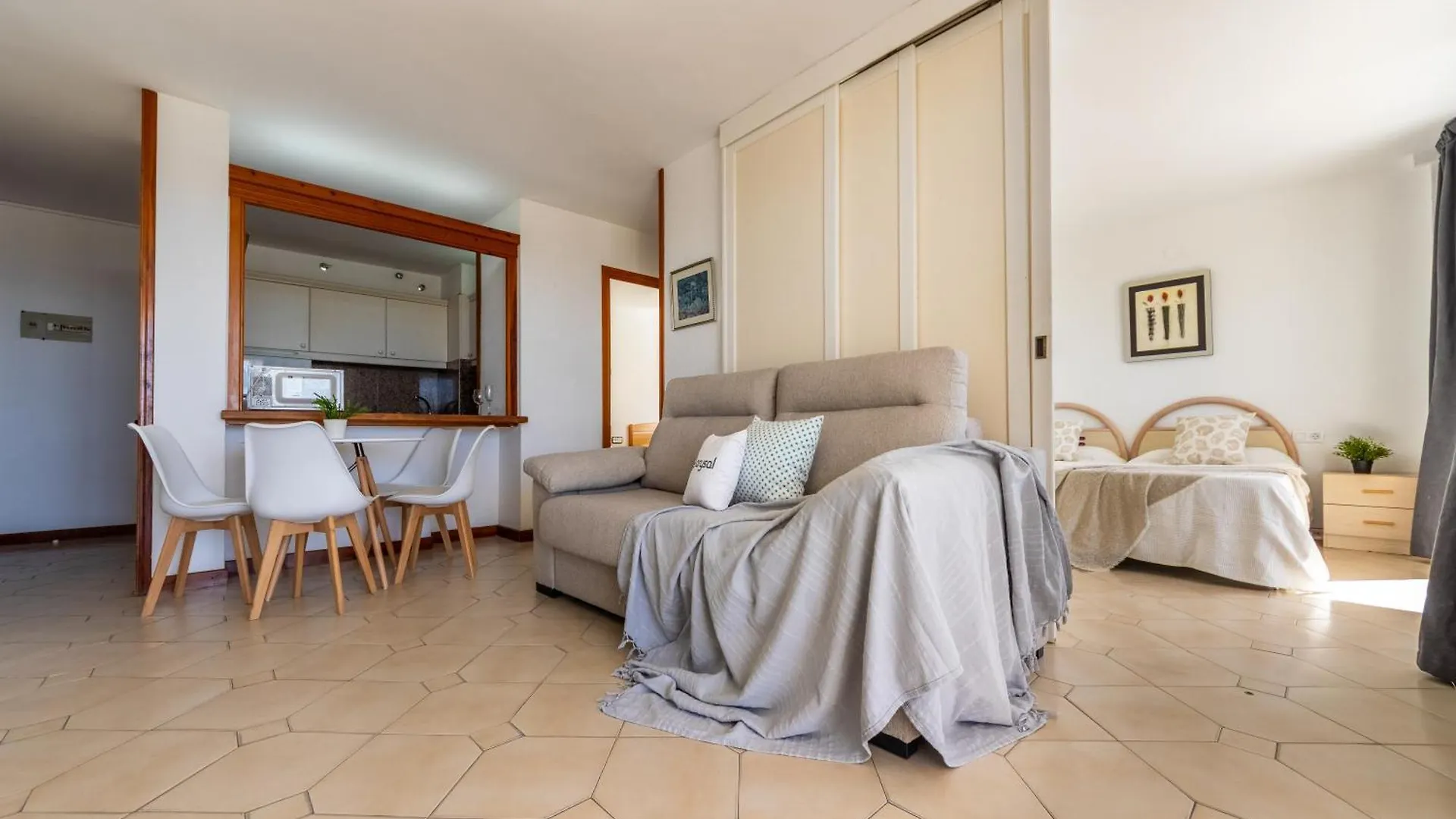 Novelty 2 Habitaciones Vista Al Mar 萨洛