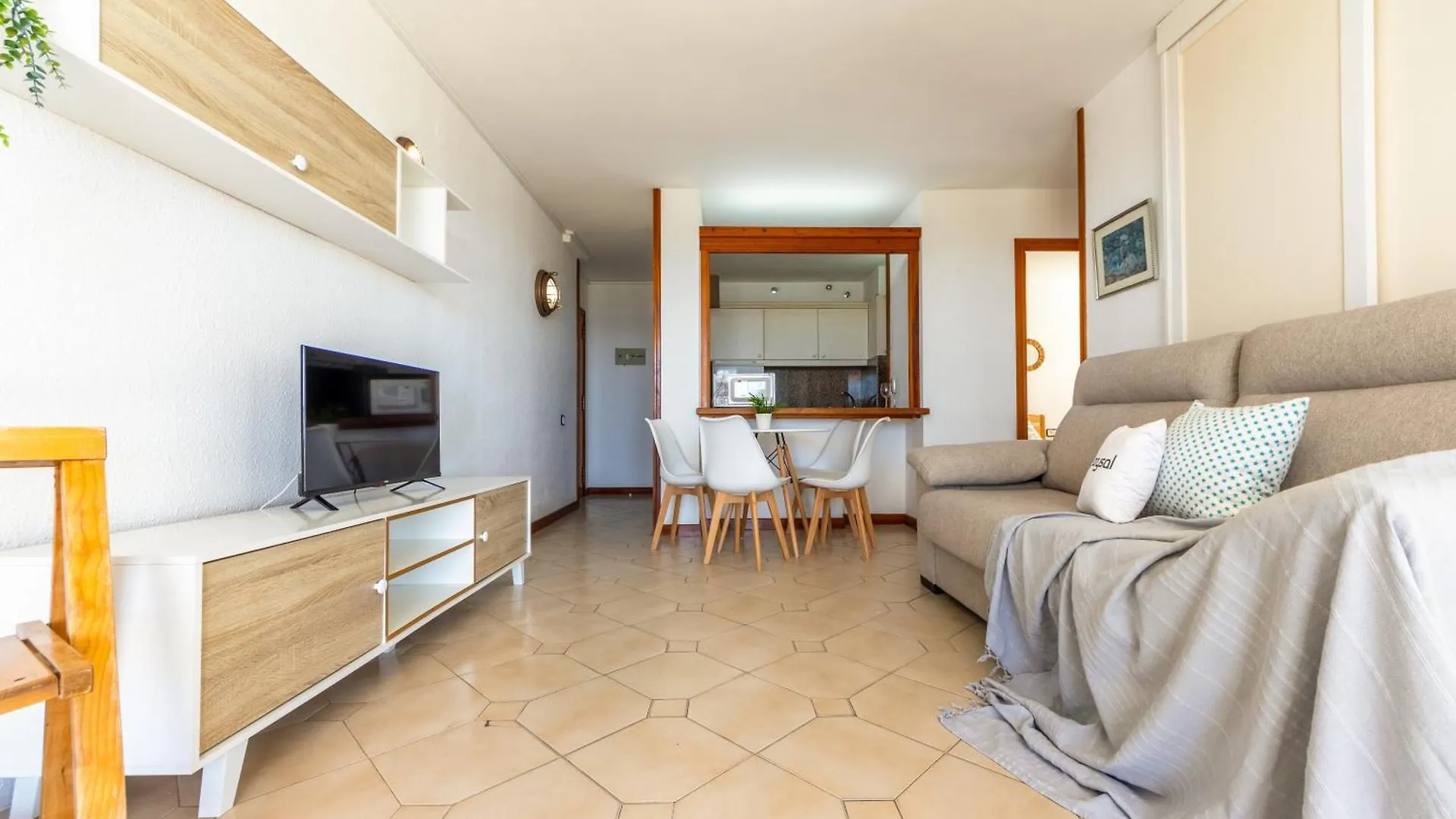 Novelty 2 Habitaciones Vista Al Mar 萨洛 公寓